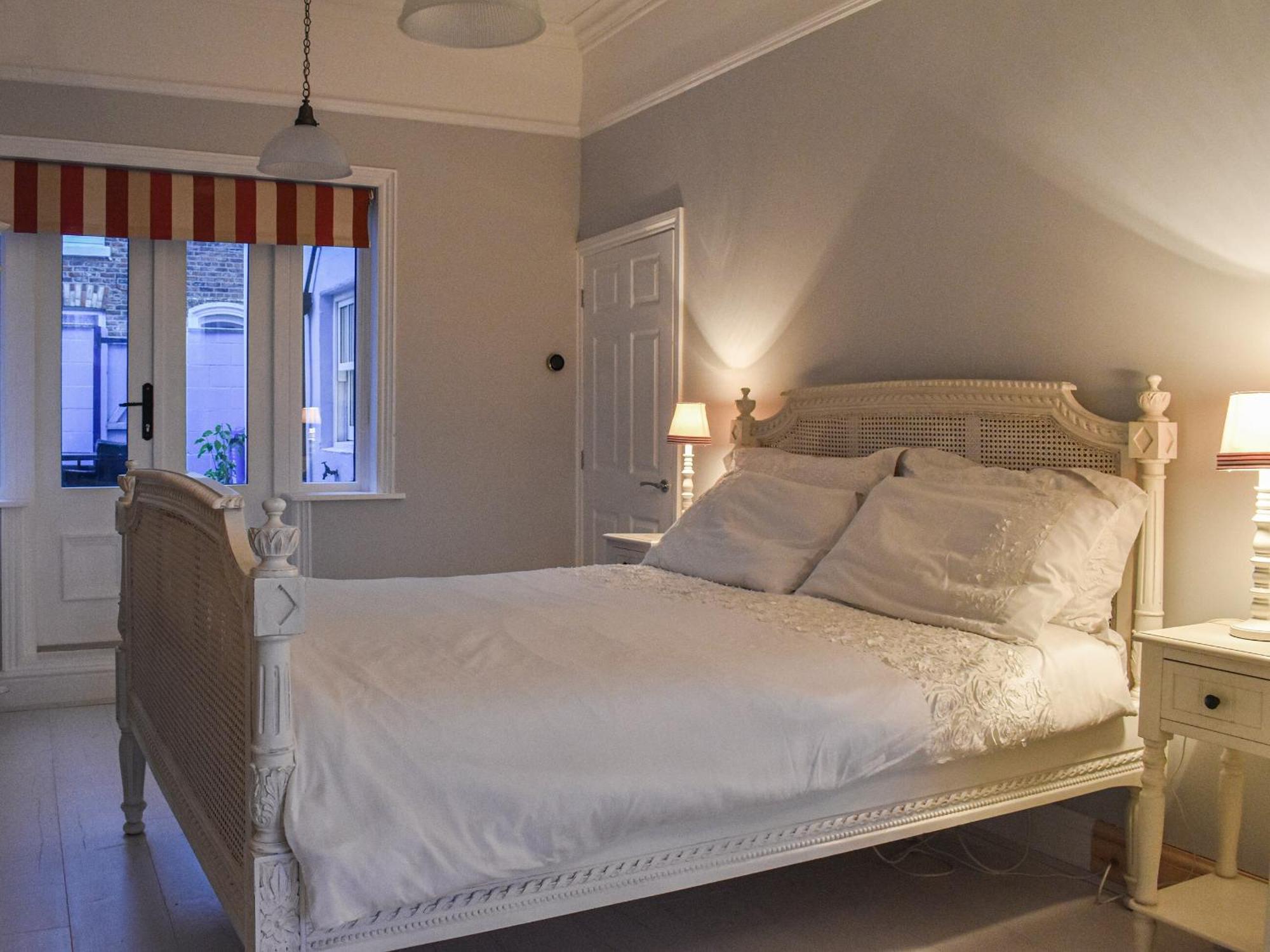 Whitby Bliss Vila Exterior foto